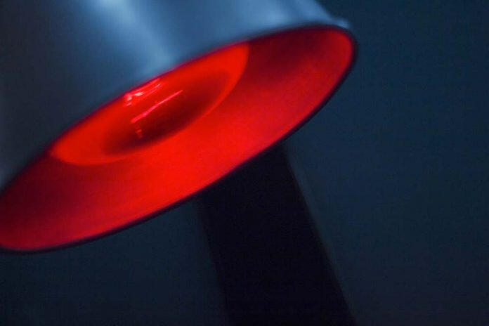 Red light lamp